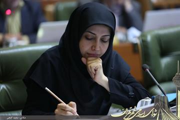 الهام فخاری: دستفروشان و فروشندگان سیار سرمایه و ظرفیت شهر تهران هستند